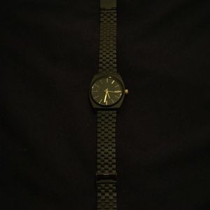 Nixon Minimal “the time teller” watch mint!!